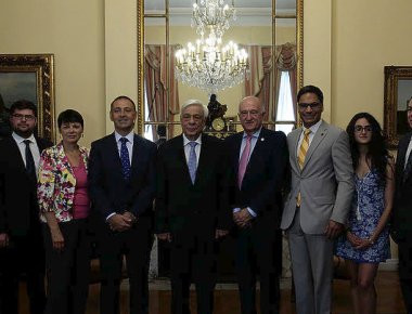 Συνάντηση Πρ. Παυλόπουλου με το ΔΣ της Παγκόσμιας Διακοινοβουλευτικής Ένωσης Ελληνισμού